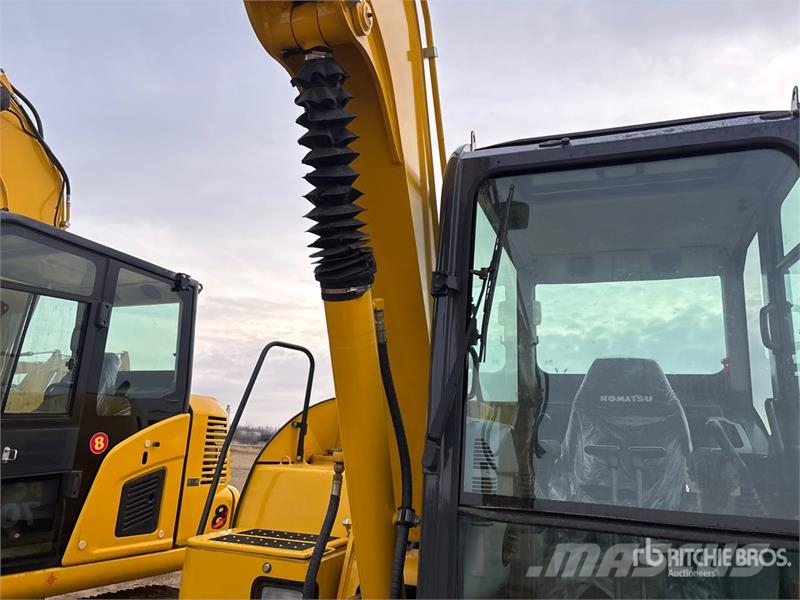 Komatsu PC70-8 Tracked Excavator حفارات زحافة