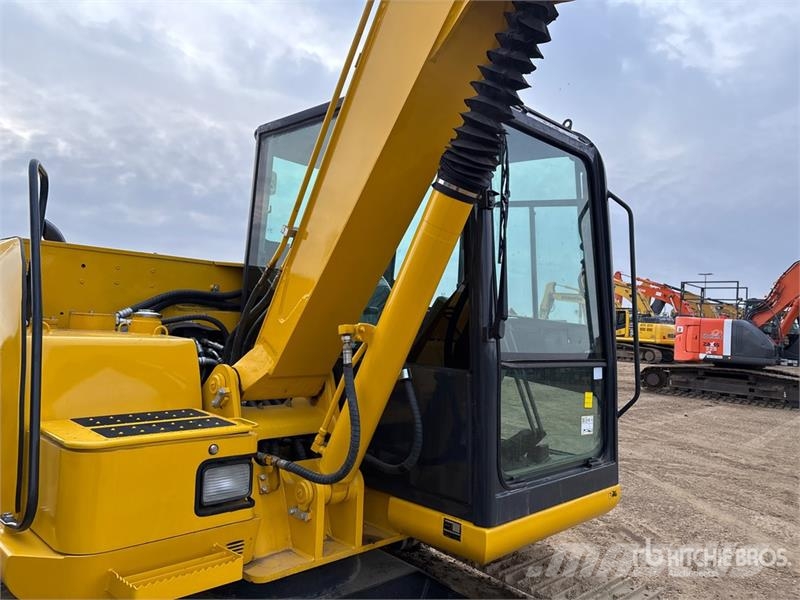 Komatsu PC70-8 Tracked Excavator حفارات زحافة