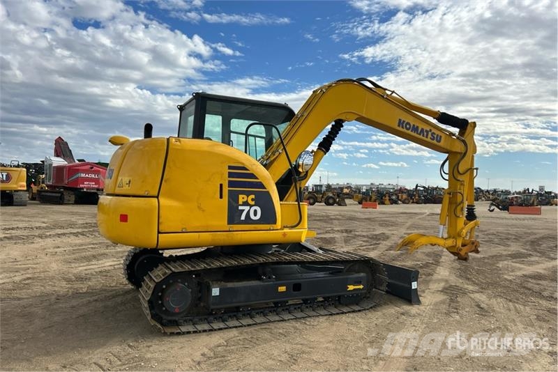 Komatsu PC70-8 Tracked Excavator Crawler excavators