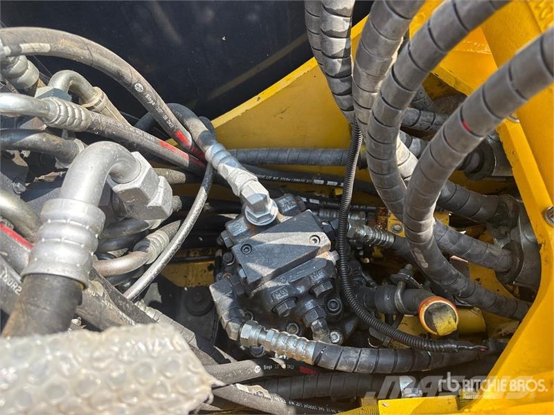 Komatsu PC70-8 Tracked Excavator Beltegraver