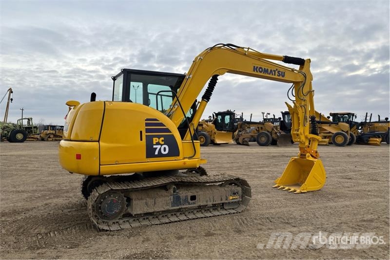 Komatsu PC70-8 Tracked Excavator حفارات زحافة