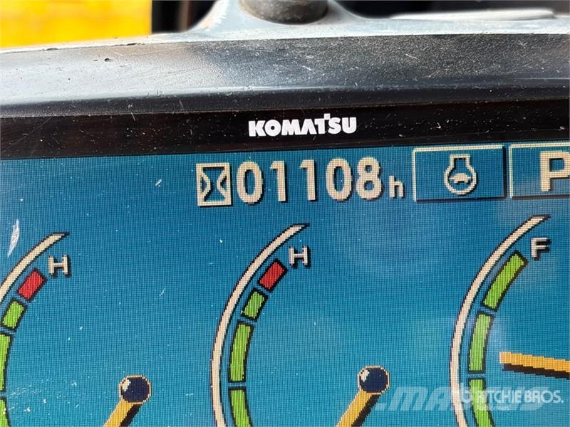 Komatsu PC70-8 Tracked Excavator Beltegraver