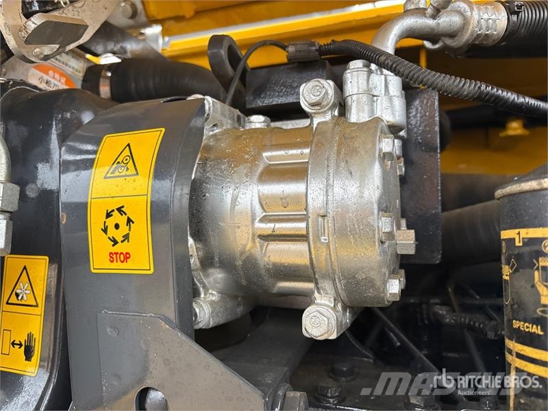 Komatsu PC70-8 Tracked Excavator Beltegraver