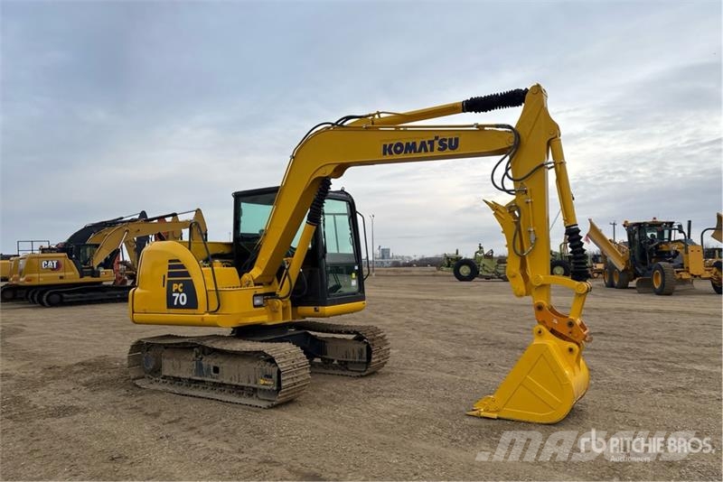 Komatsu PC70-8 Tracked Excavator حفارات زحافة