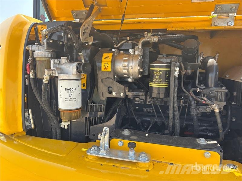 Komatsu PC70-8 Tracked Excavator Beltegraver