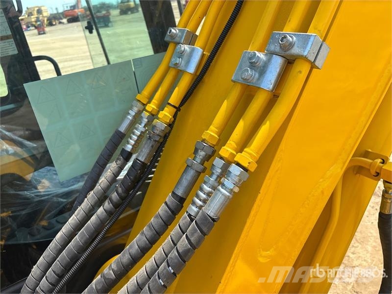 Komatsu PC70-8 Tracked Excavator Beltegraver