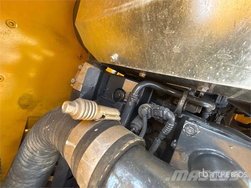 Komatsu PC70-8 Tracked Excavator Beltegraver