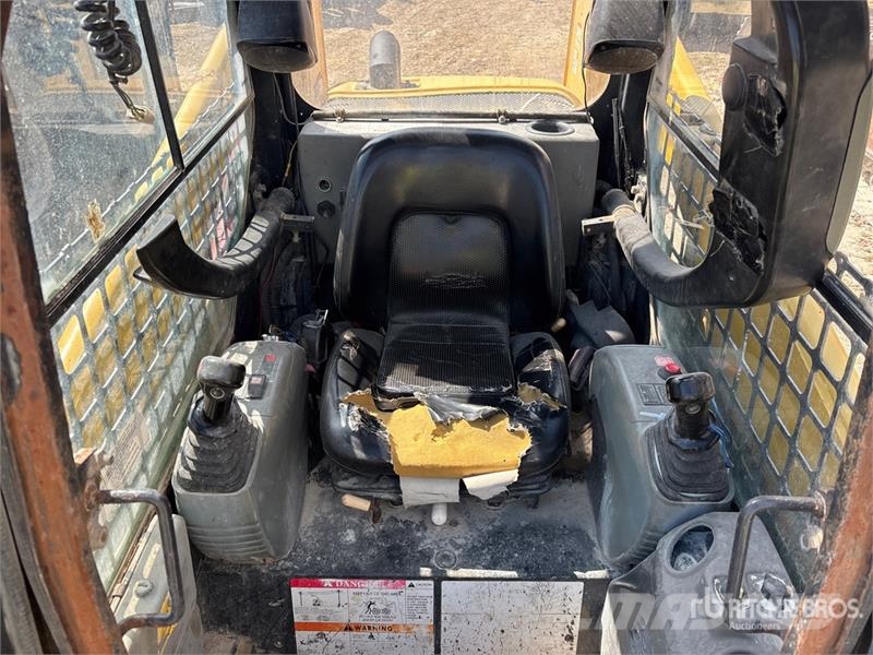 Komatsu SK815-5N Kompaktlastare