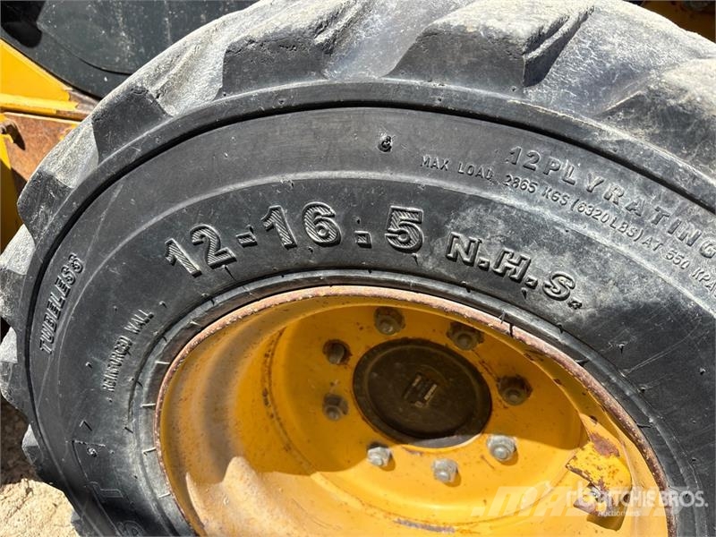 Komatsu SK815-5N Kompaktlastare
