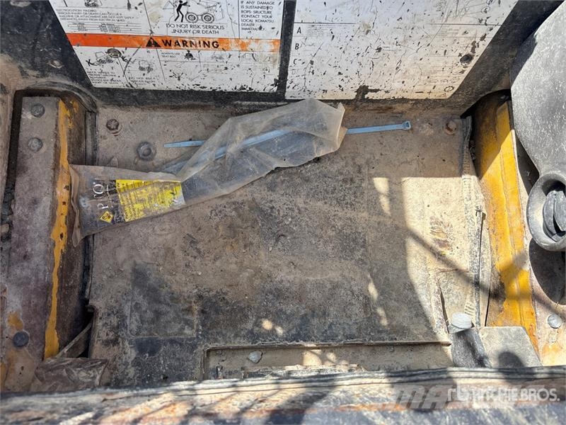 Komatsu SK815-5N Kompaktlastare