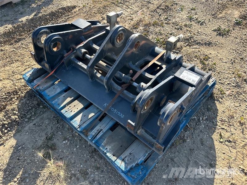Komatsu WA200-8 45.5 in Quick Coupler - Fits Komatsu Enganches rápidos