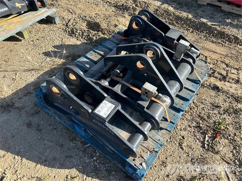 Komatsu WA200-8 45.5 in Quick Coupler - Fits Komatsu Enganches rápidos