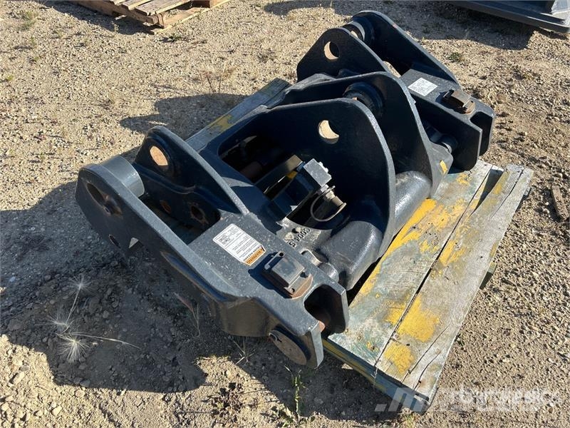 Komatsu WA270-8 52.25 in Quick Coupler - Fits Komatsu WA27 Enganches rápidos