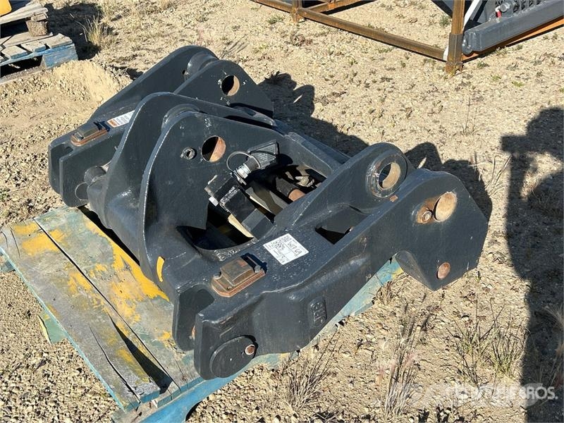 Komatsu WA270-8 52.25 in Quick Coupler - Fits Komatsu WA27 Enganches rápidos