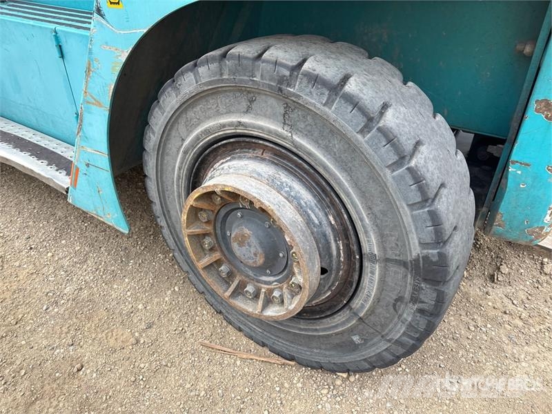Kone SMV 16-1200B 36000 lb 4x4 Rough Terrain Forklift Vorkheftruck voor zwaar terrein