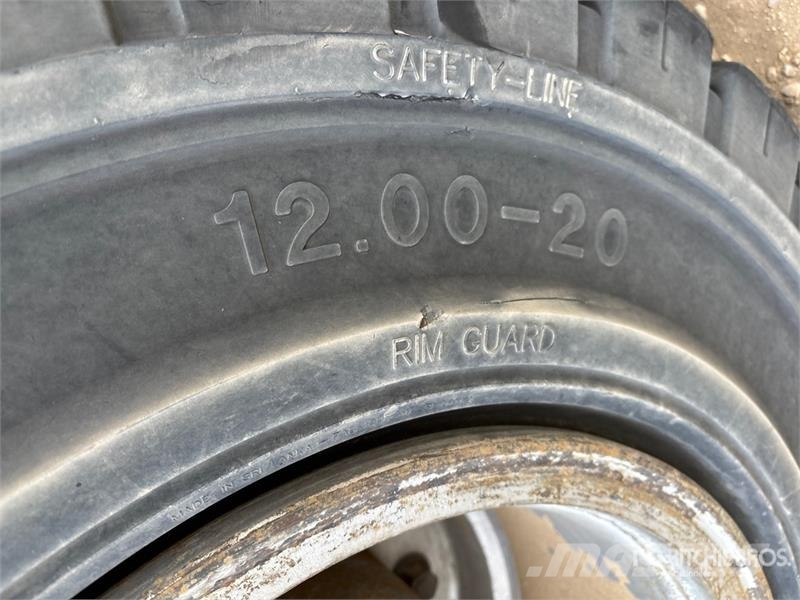 Kone SMV 16-1200B 36000 lb 4x4 Rough Terrain Forklift Vorkheftruck voor zwaar terrein