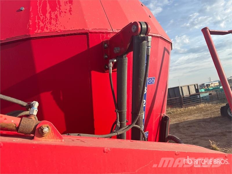 Kongskilde VM14 12200 kg 16 ft Wagon Feed Mixer Mikser hranilice