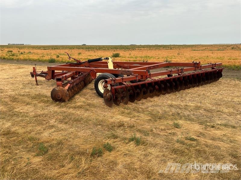 Krause 1292 15 ft Breaking Disc Disc harrows
