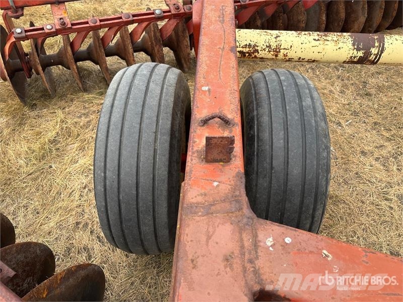 Krause 1292 15 ft Breaking Disc Disc harrows