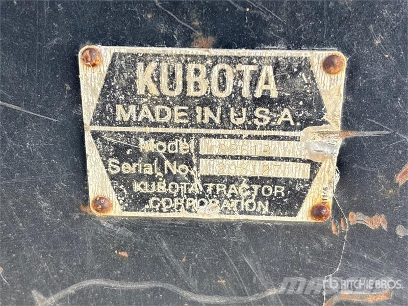 Kubota 72 in Skid Steer Bucket Cucharones