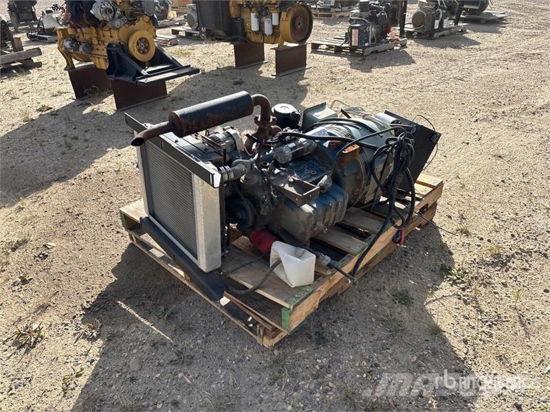 Kubota D1105-BG-EF01 12.6 kW 1.1 L Engine Motori