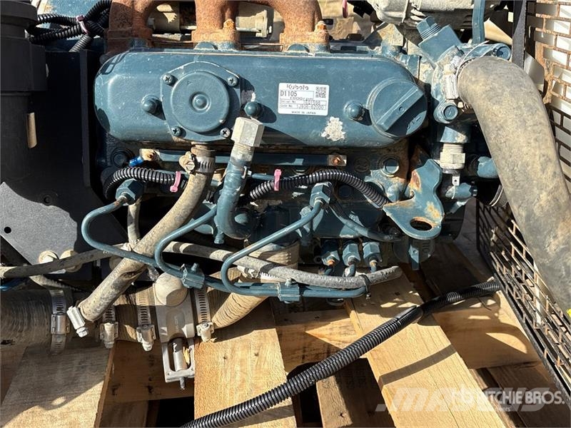 Kubota D1105-BG-EF01 12.6 kW 1.1 L Engine Motori