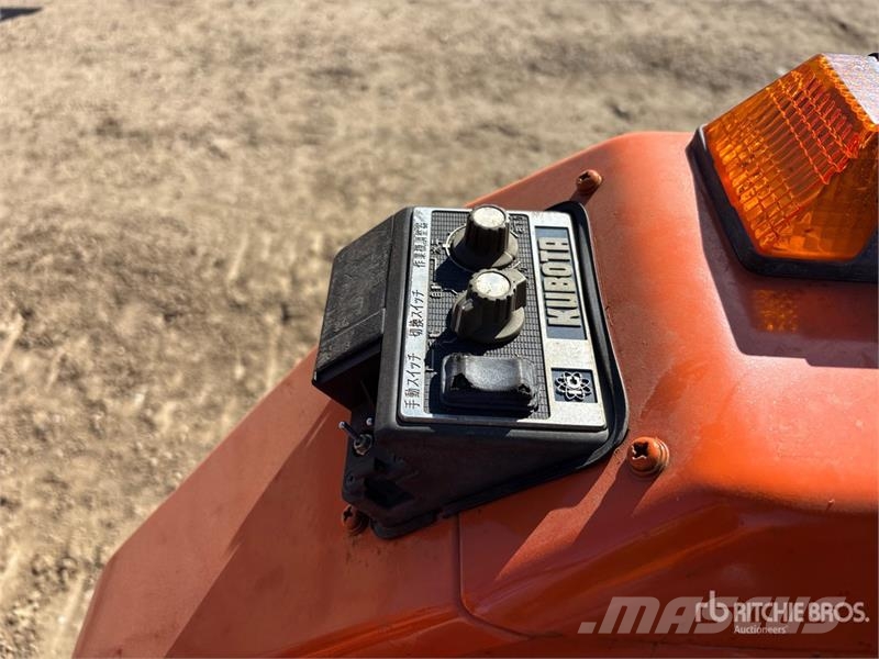 Kubota L1-20 2WD Utility Tractor Manjši traktorji