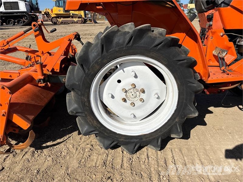 Kubota L1-20 2WD Utility Tractor Manjši traktorji