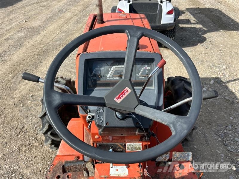 Kubota L2950 4WD Utility Tractor Kompakttraktorid