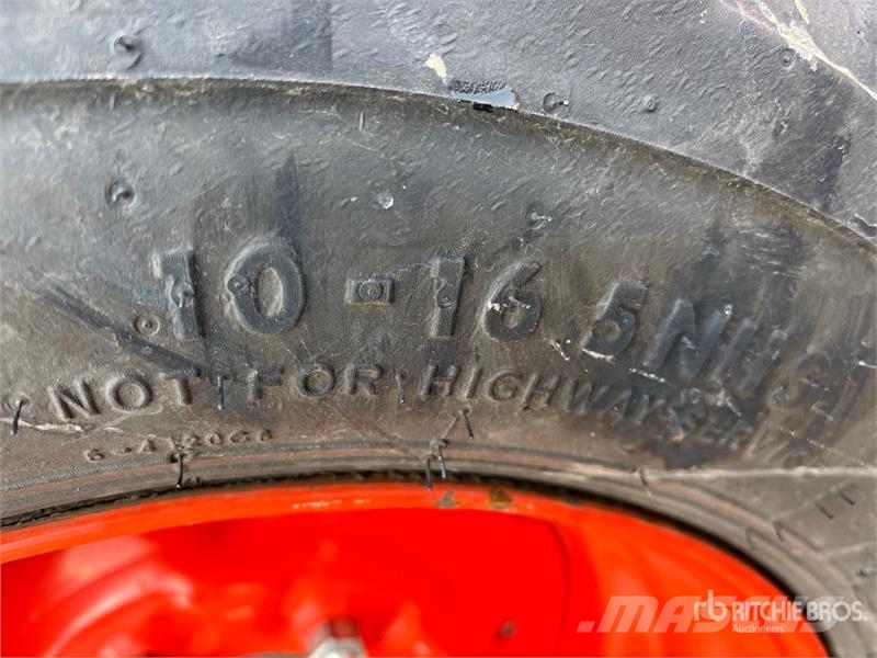 Kubota L4760D 4WD Tractor الجرارات