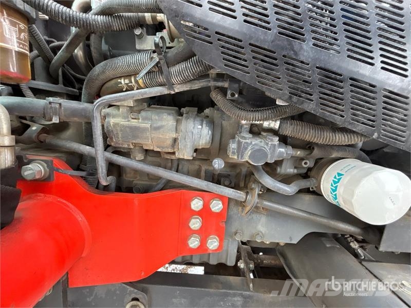 Kubota L4760D 4WD Tractor الجرارات