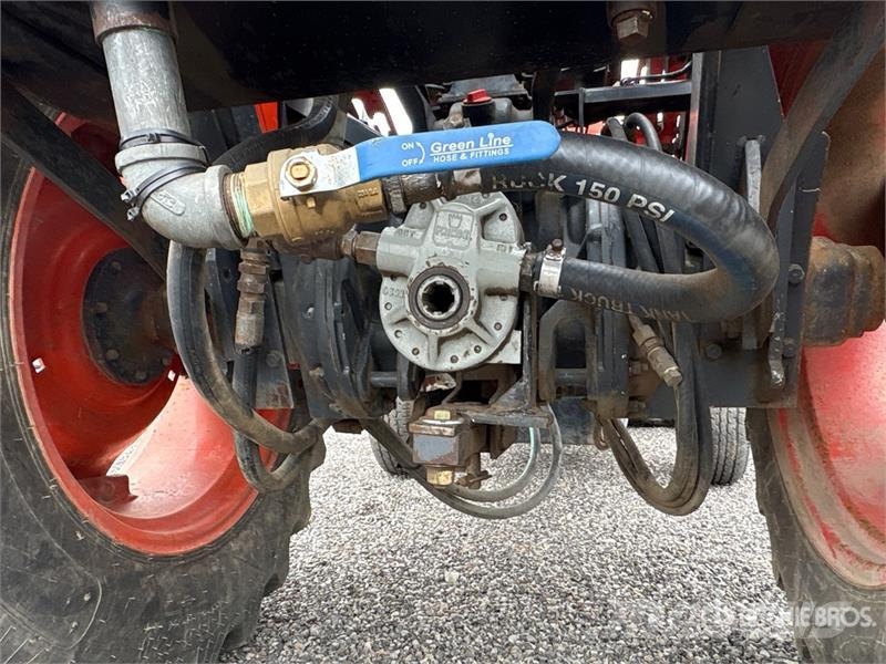 Kubota MX5000E 2WD Utility Tractor جرارات مدمجة