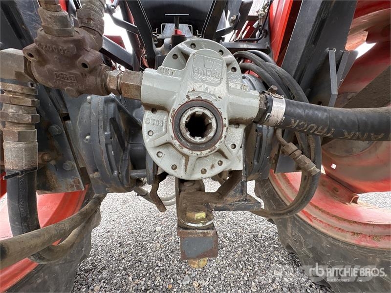 Kubota MX5000E 2WD Utility Tractor جرارات مدمجة