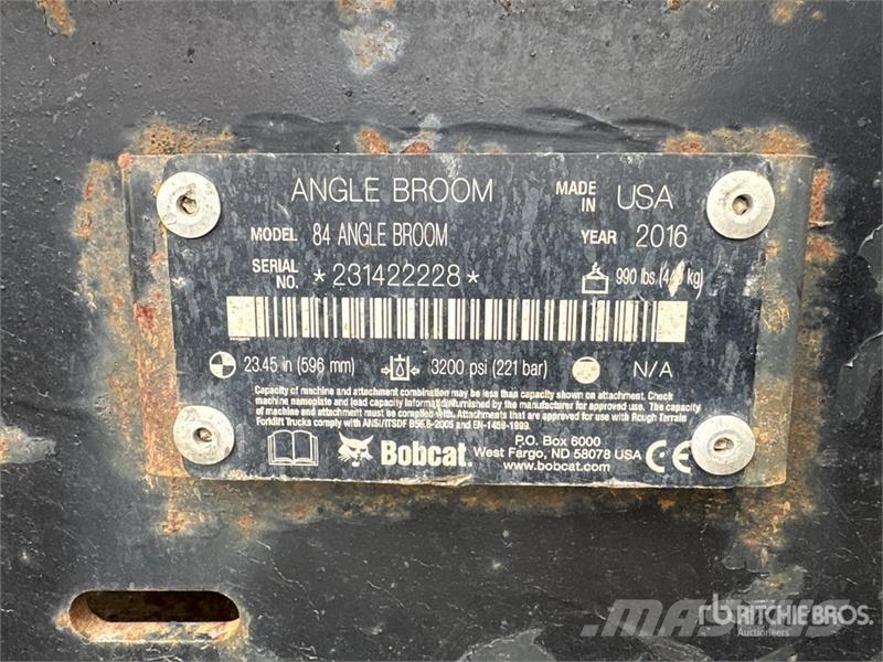 Kubota MX5000E 2WD Utility Tractor جرارات مدمجة