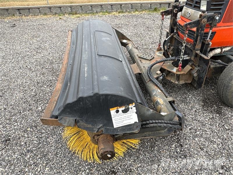 Kubota MX5000F 2WD Utility Tractor Manji traktori