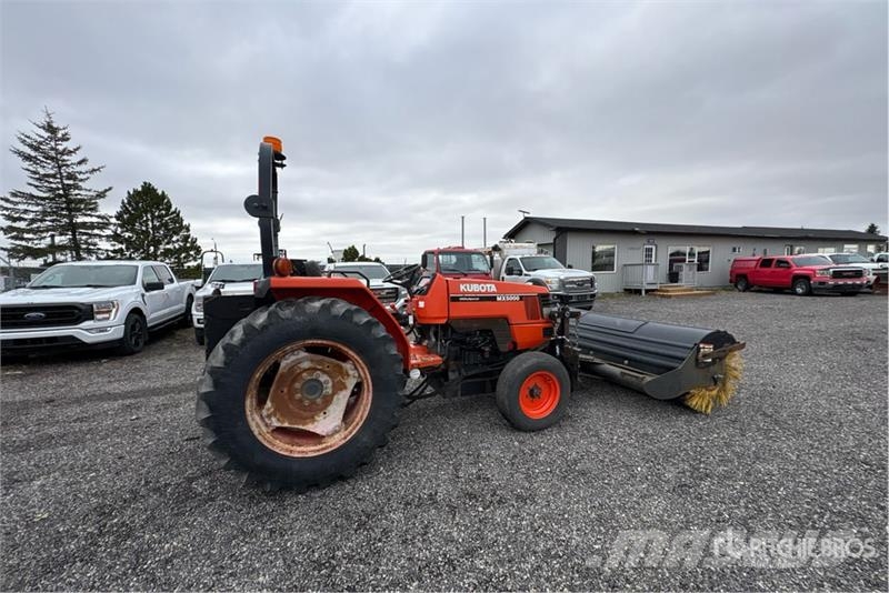 Kubota MX5000F 2WD Utility Tractor Manji traktori