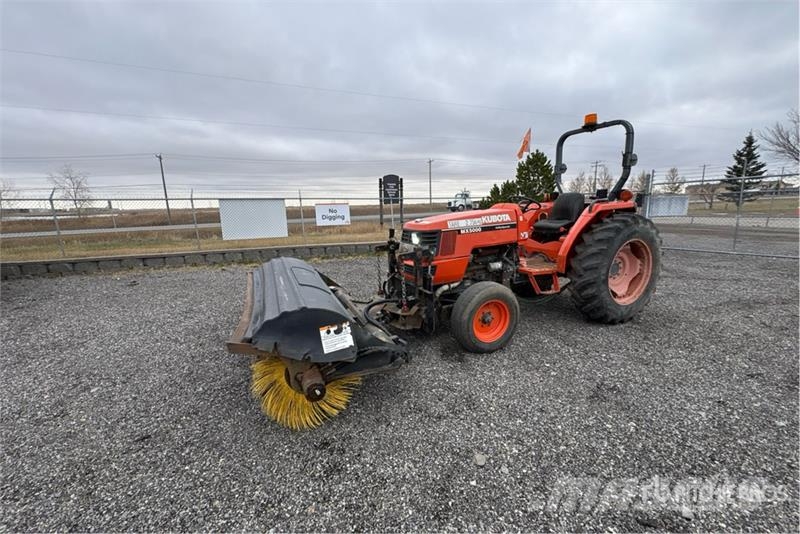 Kubota MX5000F 2WD Utility Tractor Manji traktori