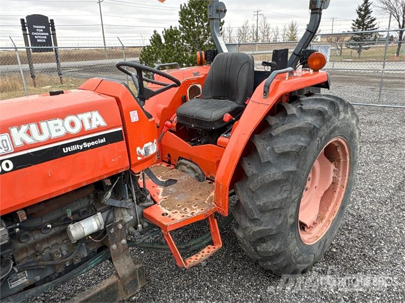Kubota MX5000F 2WD Utility Tractor Manji traktori