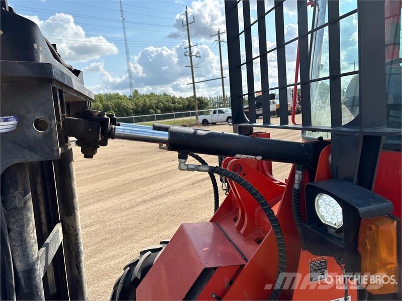 Kubota R430 4x4 Rough Terrain Forklift Tereptargonca