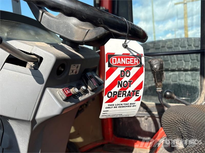 Kubota R430 4x4 Rough Terrain Forklift Tereptargonca