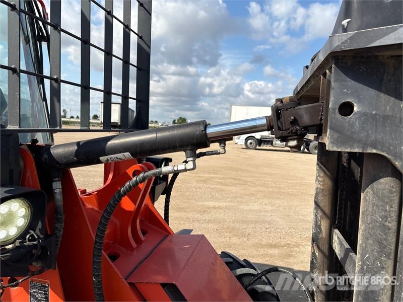Kubota R430 4x4 Rough Terrain Forklift Tereptargonca