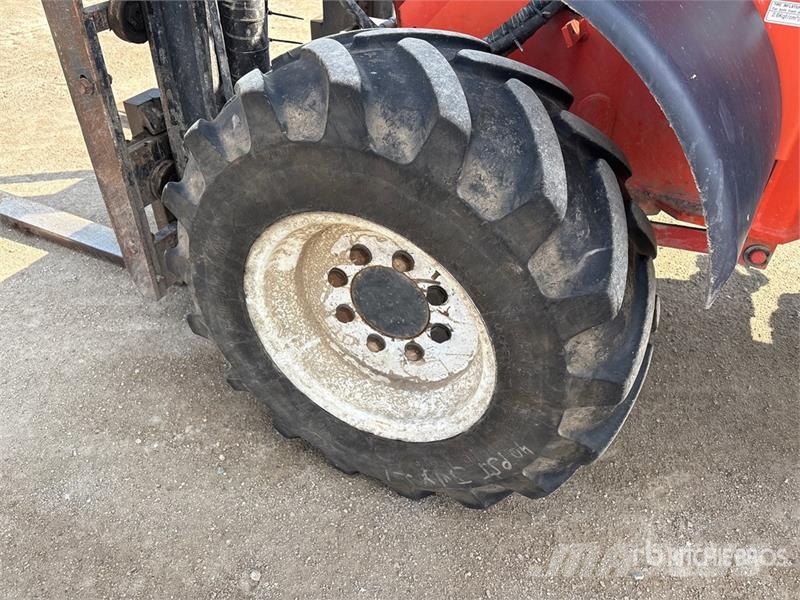 Kubota R430 4x4 Rough Terrain Forklift Tereptargonca
