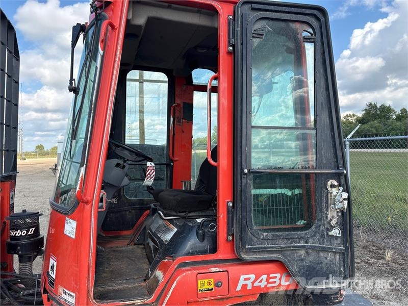 Kubota R430 4x4 Rough Terrain Forklift Tereptargonca