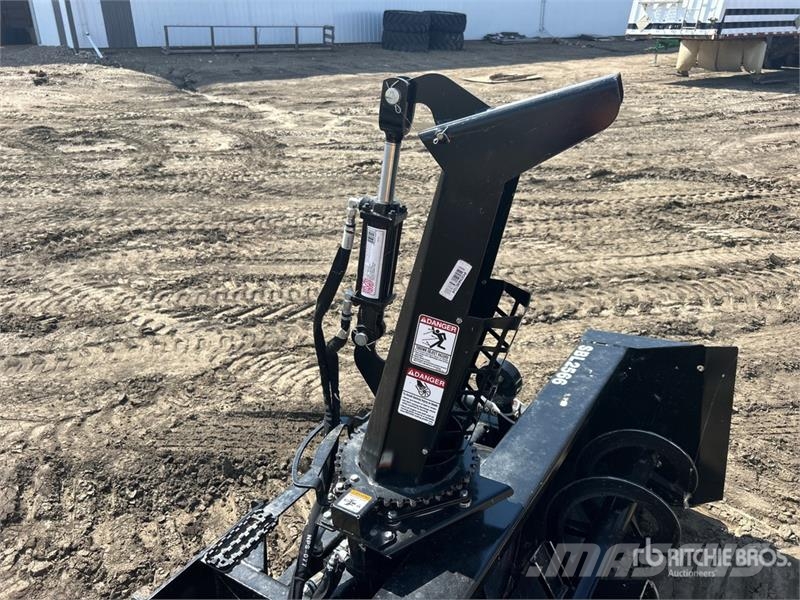 Kubota SBL2566 66 in Hydraulic Snow Blower - Fits Skid St قاذفات الجليد