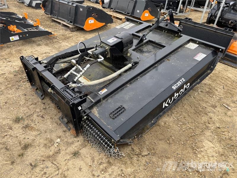 Kubota SC2572 71 in Skid Steer Brush Cutter ماكينات جز العشب