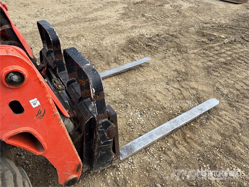 Kubota SSV75 لوادر انزلاقية التوجيه