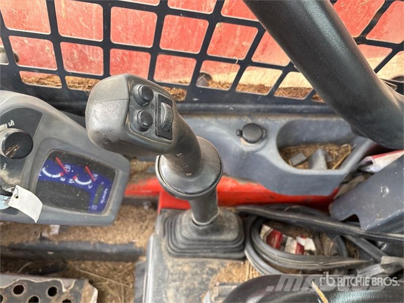 Kubota SSV75 لوادر انزلاقية التوجيه