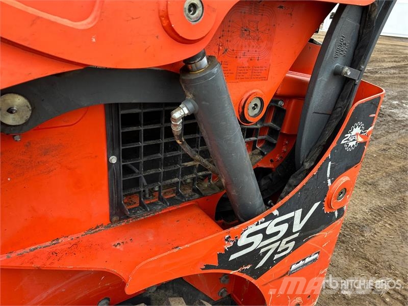 Kubota SSV75 Skid steer loaders
