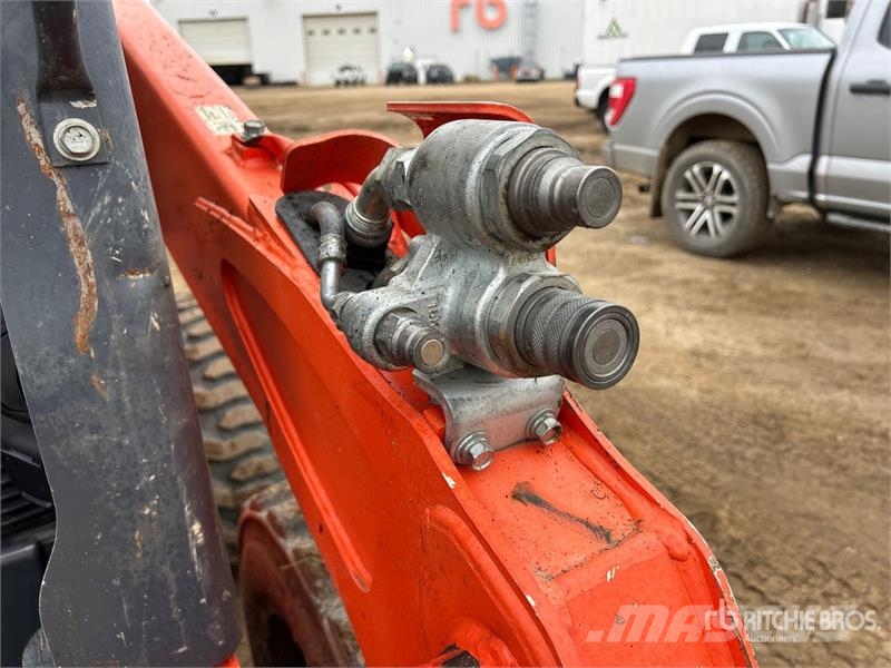 Kubota SSV75 Skid steer loaders