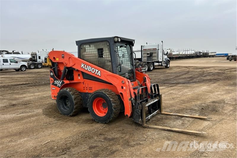 Kubota SSV75 Skid steer loaders